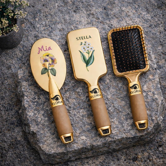 Peine personalizado con patrón floral, texto/nombre.